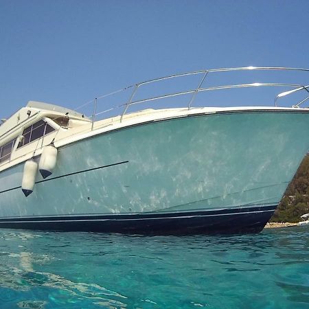 ホテルBlue II Yacht アルバタクス エクステリア 写真