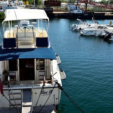 ホテルBlue II Yacht アルバタクス エクステリア 写真